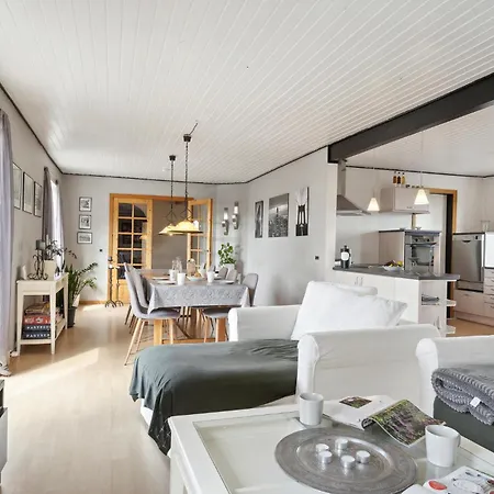 Stunning In With Wifi Farso