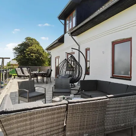 Beautiful In With Kitchen Holiday home